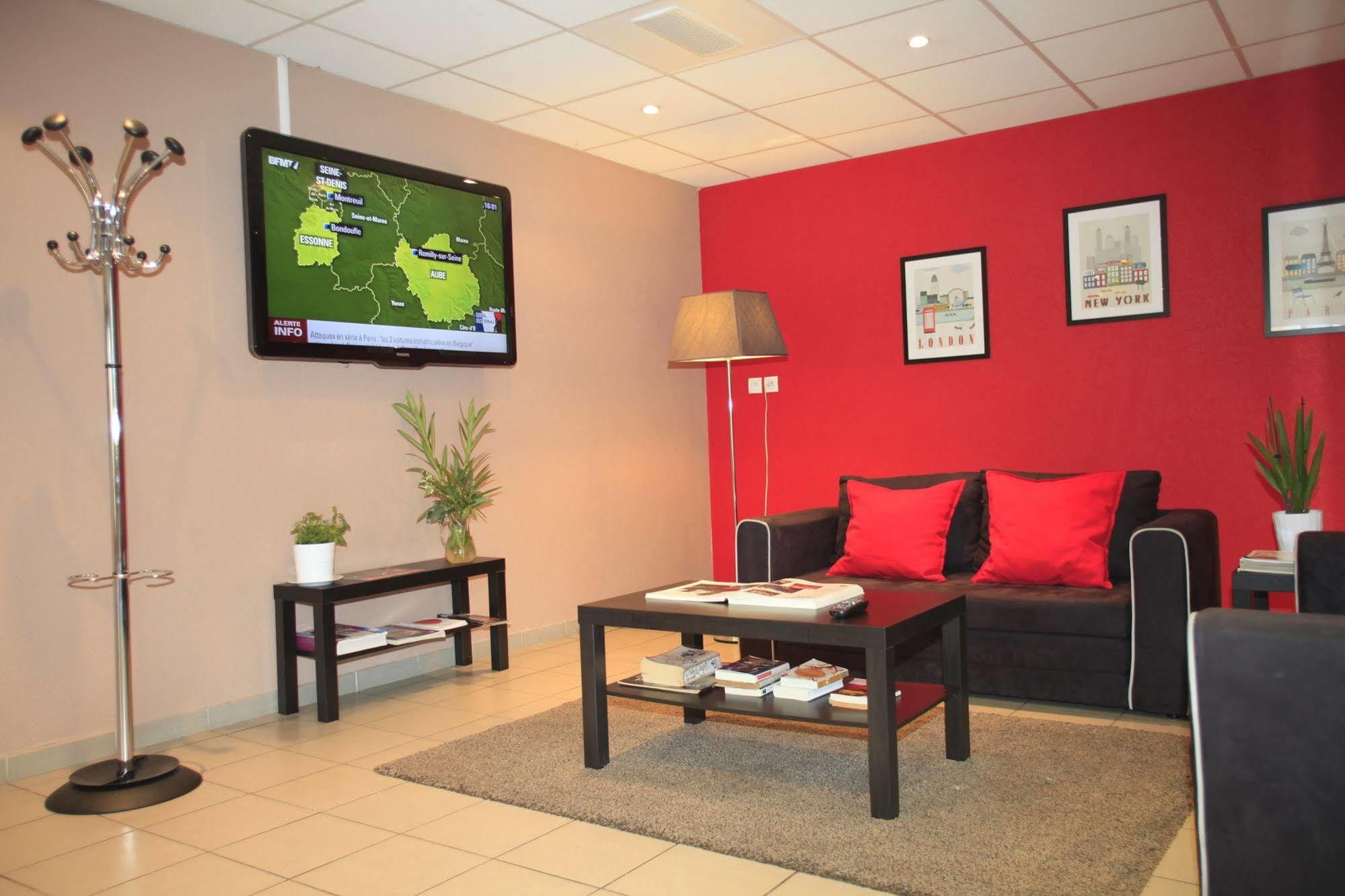 Comfort Aparthotel Aix Le Tholonet Bagian luar foto